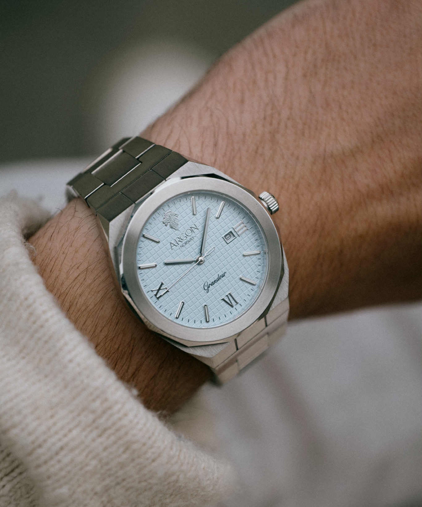 Grandeur - Glacier Blue