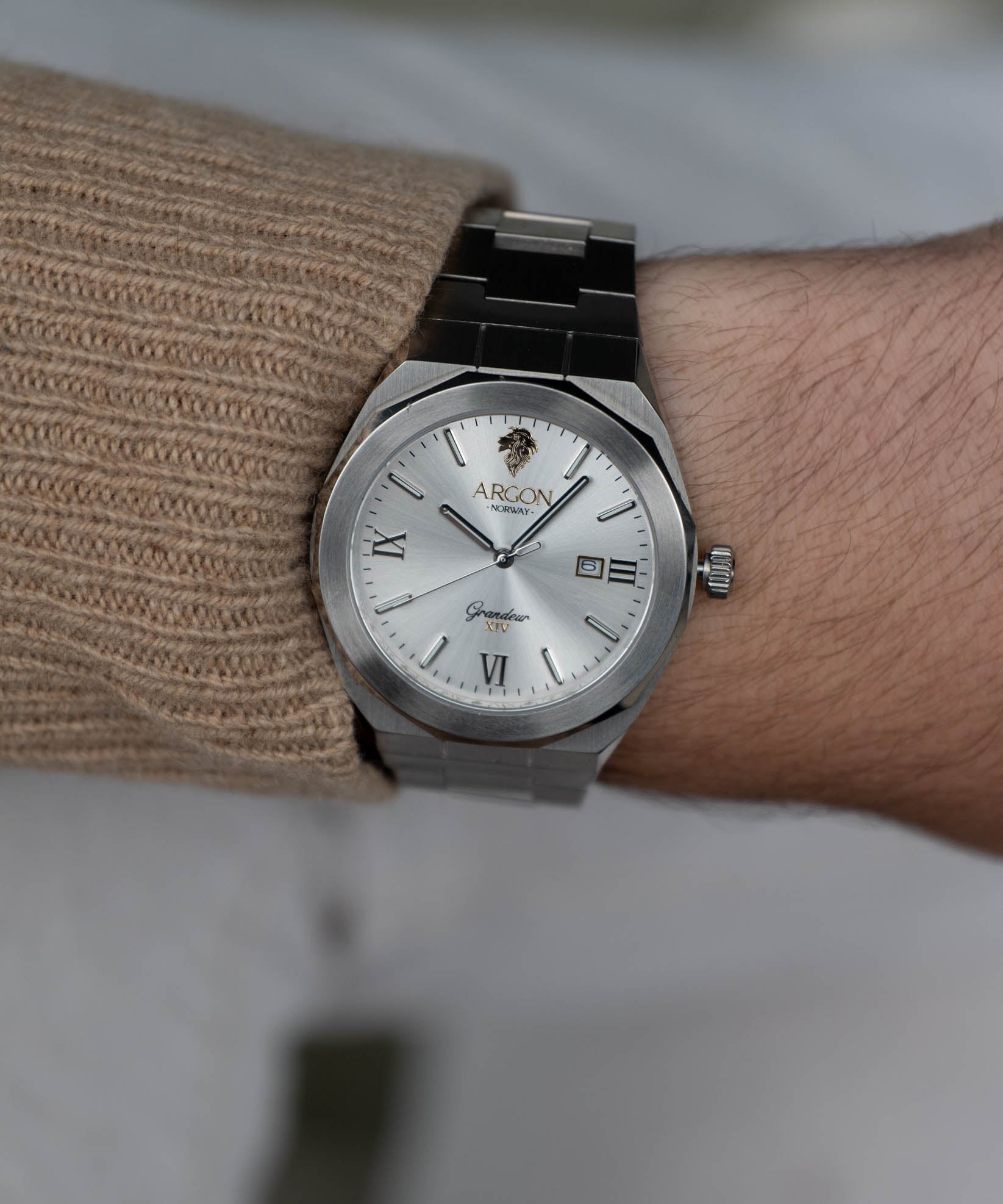 Grandeur XIV - Sunburst Silver