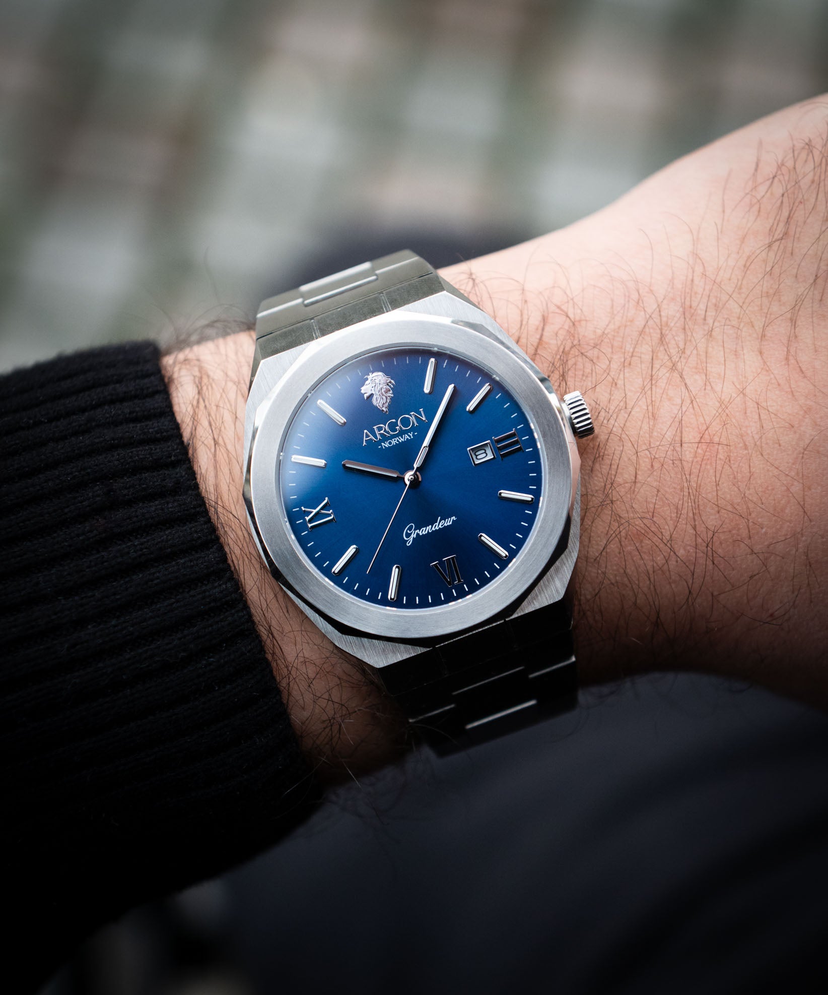 Grandeur - Sunburst Blue