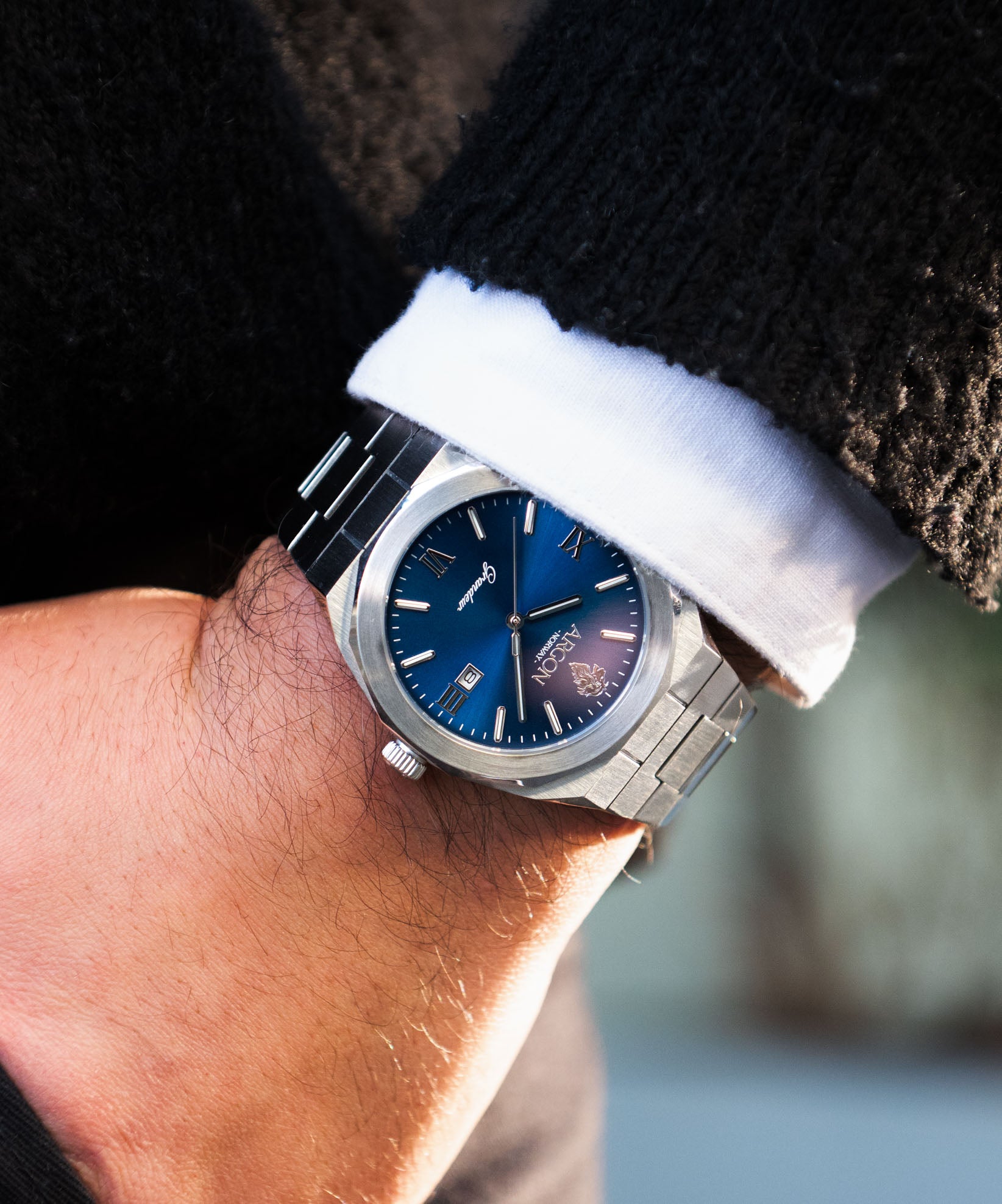 Grandeur - Sunburst Blue